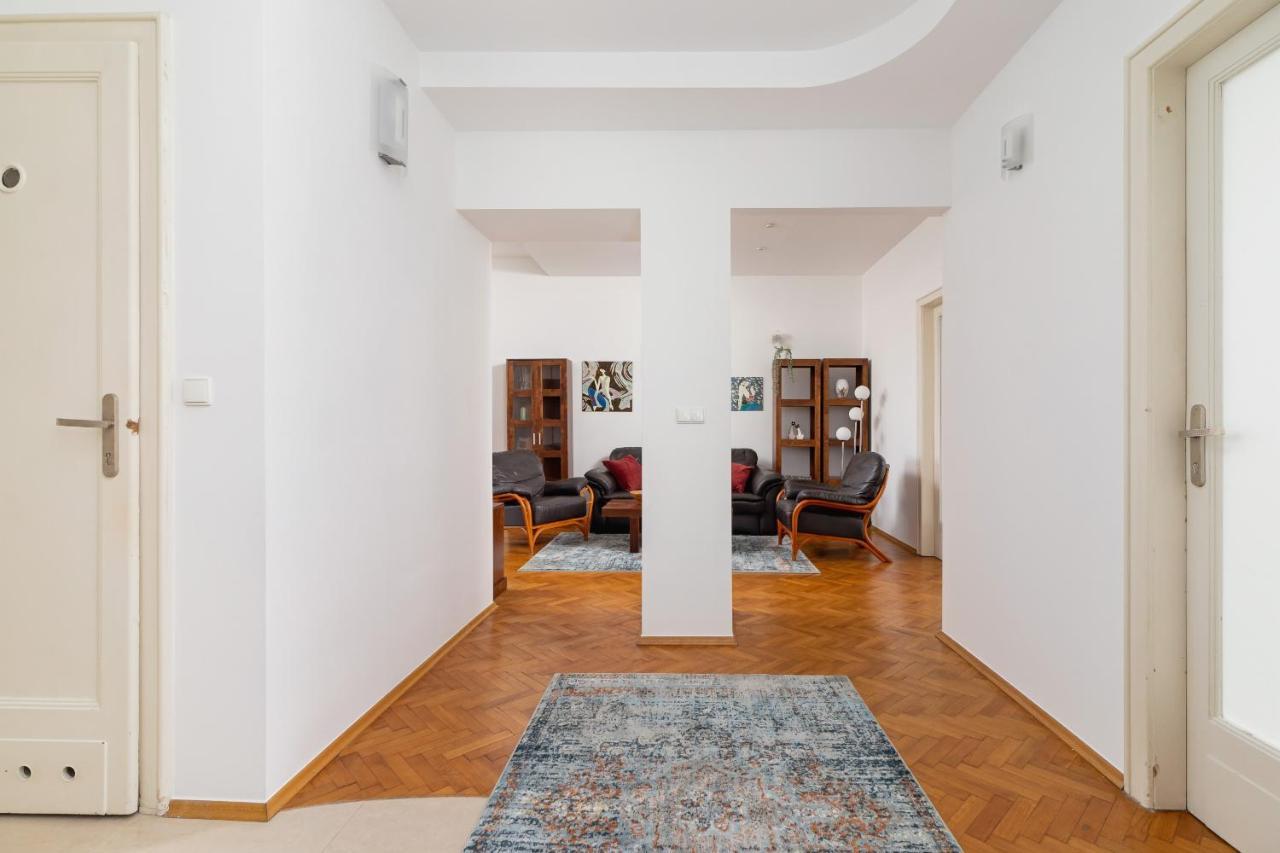 Slowacki Avenue Family Apartments Cracow By Noclegi Renters Krakow Exterior photo