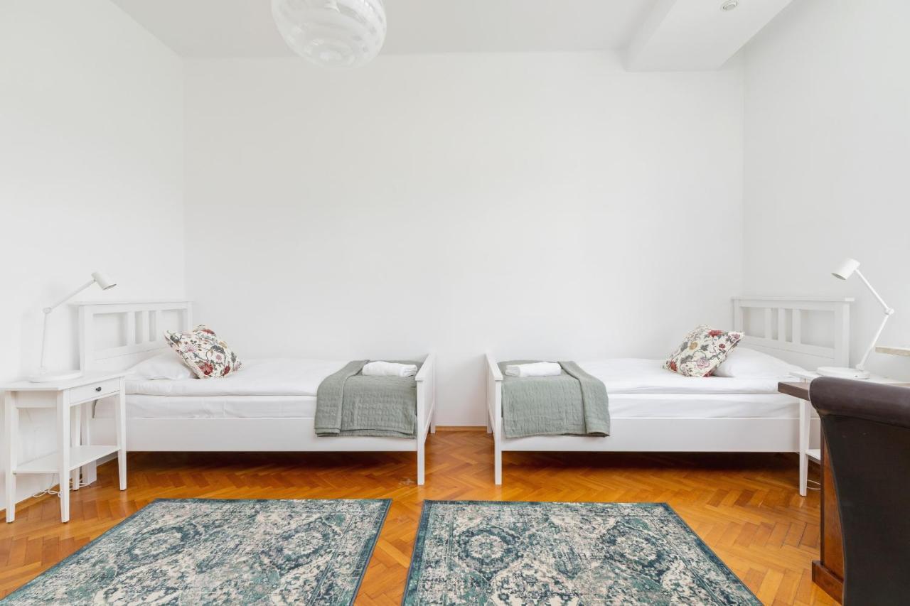 Slowacki Avenue Family Apartments Cracow By Noclegi Renters Krakow Exterior photo